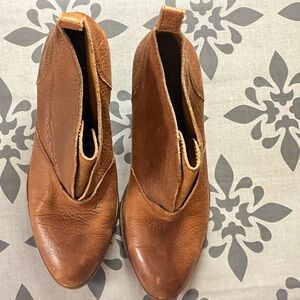 Lucky Brand Tan Leather Ankle Booties